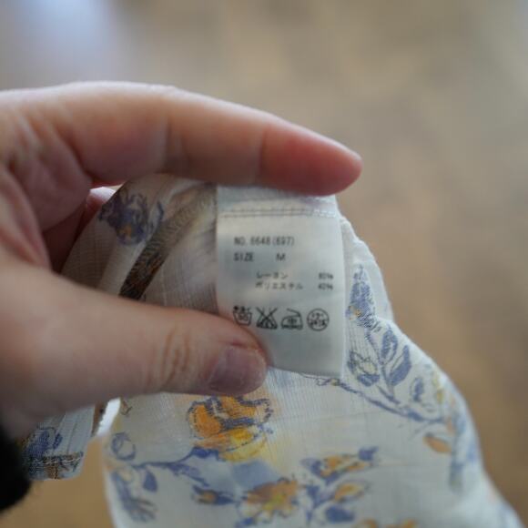 Ag Plus Top Medium White‎ Floral Sleeveless Pleated Casual Button Front - Picture 6 of 7